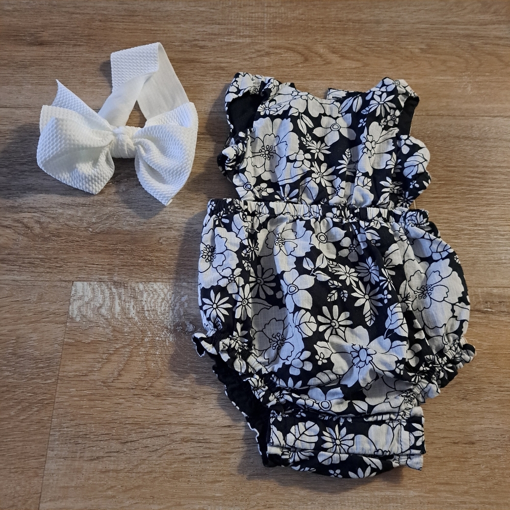 Baby Gap Floral Black White Sleeveless Romper Bottom Snaps Baby Size 3-6 Months